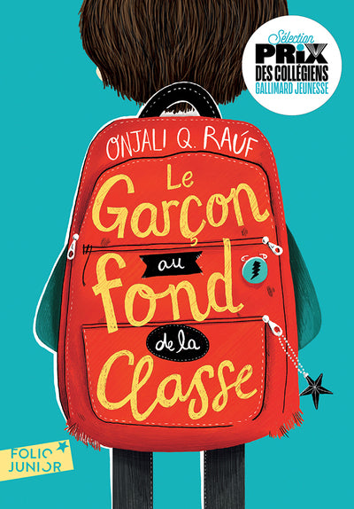 Le garçon au fond de la classe