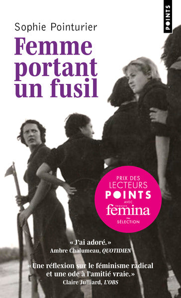 Femme portant un fusil