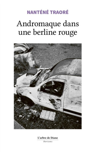 Andromaque dans une berline rouge